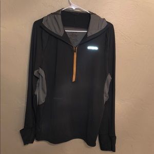 Men’s Patagonia pullover gray with hood